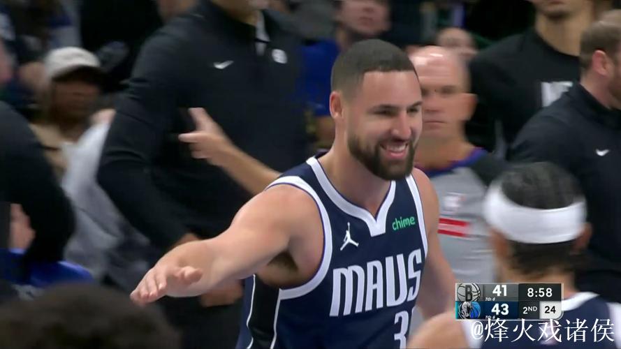 5秒钟5分！华盛顿空接扣篮，随后抢断助攻克莱三分投进